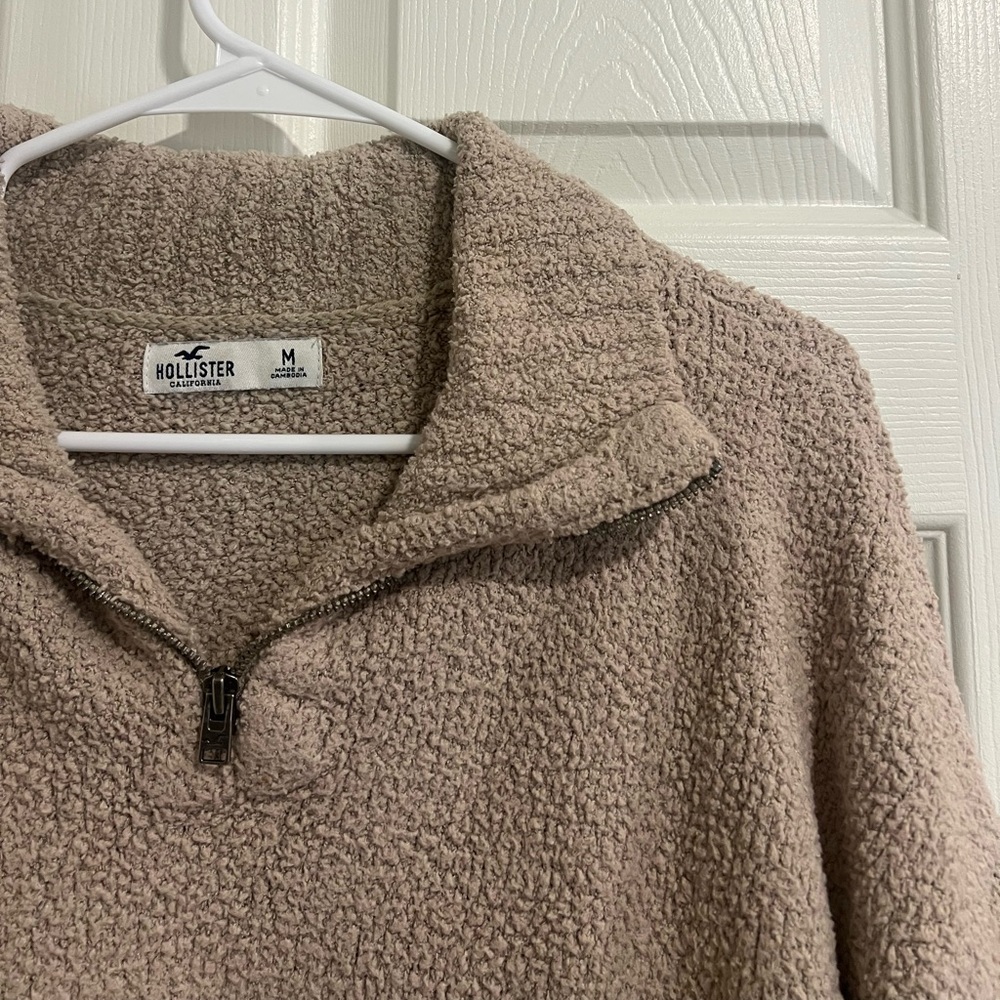 Hollister Cozy Quarter Zip Neck Tan Cream